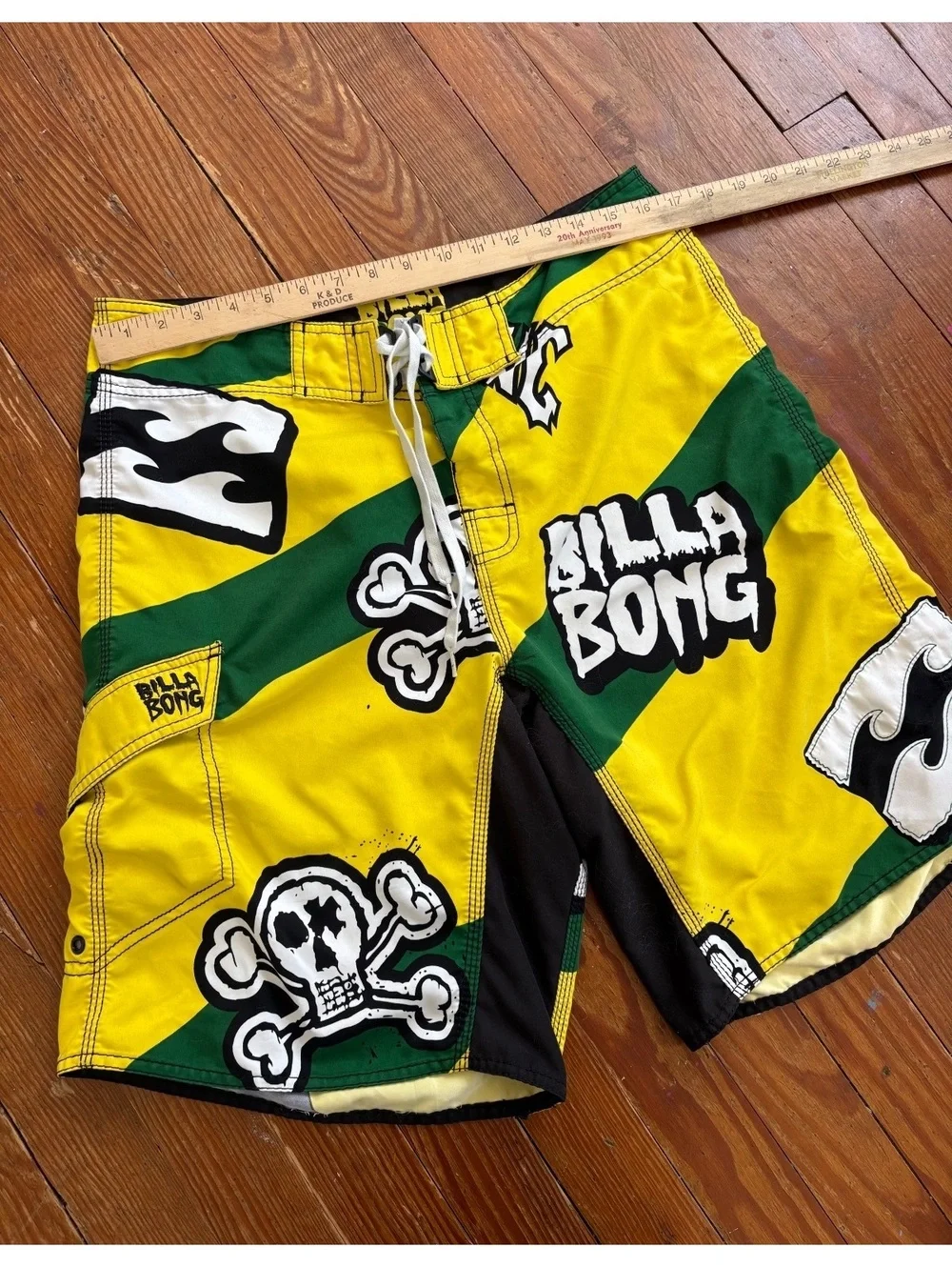vintage 2000s y2k surfwear billabong board shorts